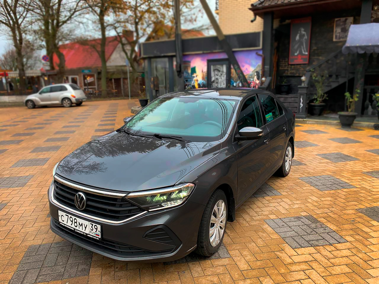 Машина Volkswagen Polo '21