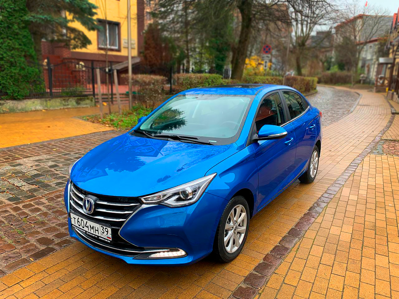 Машина Changan Alsvin