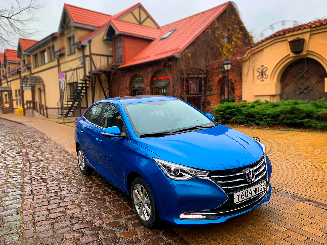 Машина Changan Alsvin