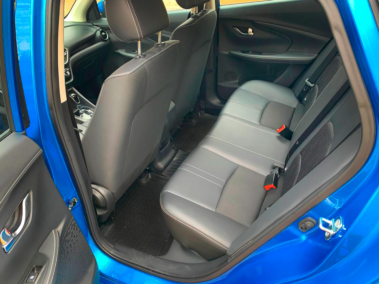 Машина Changan Alsvin