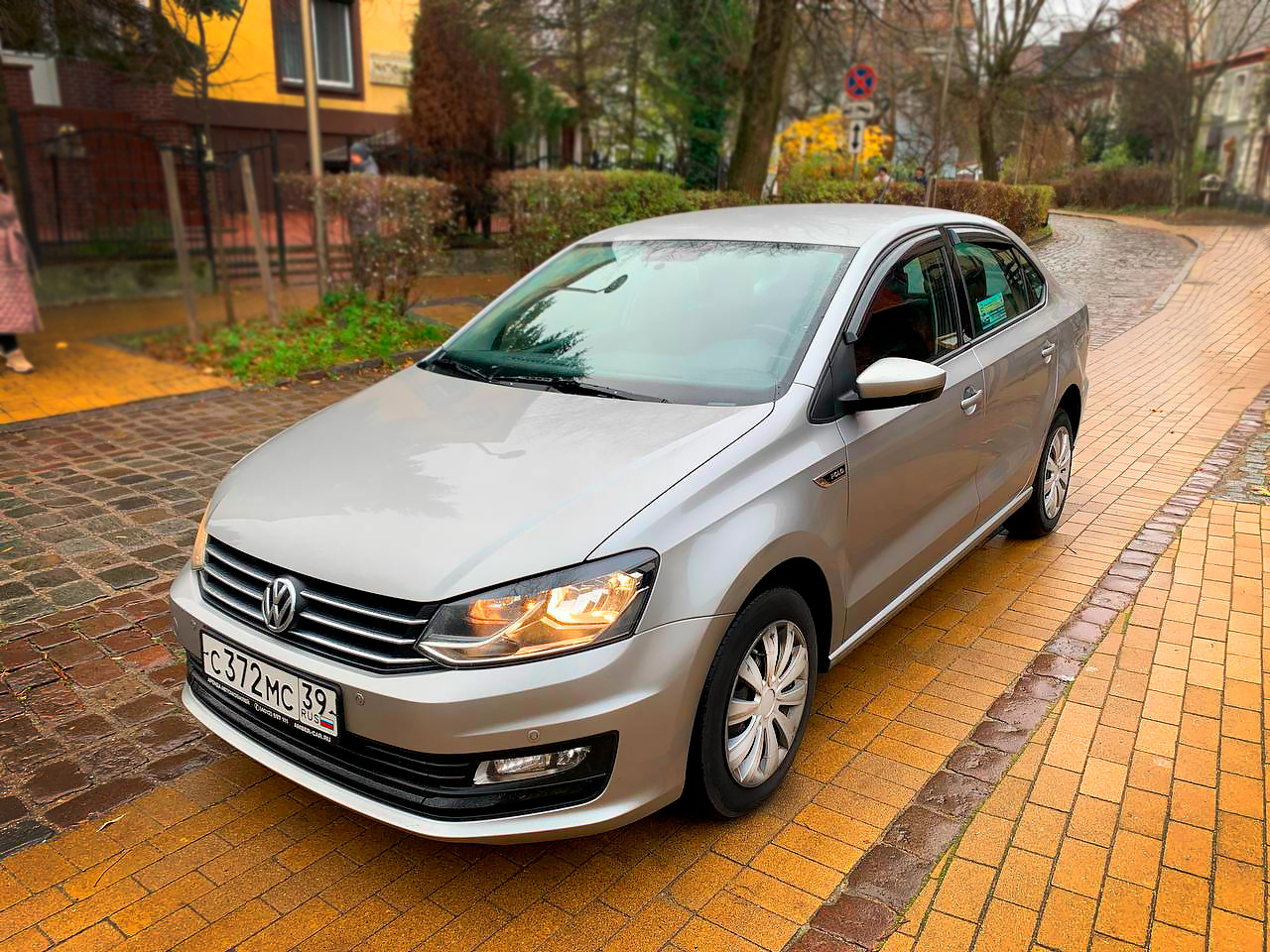 Машина Volkswagen Polo '19