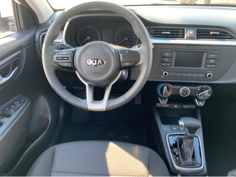 Машина Kia Rio '25