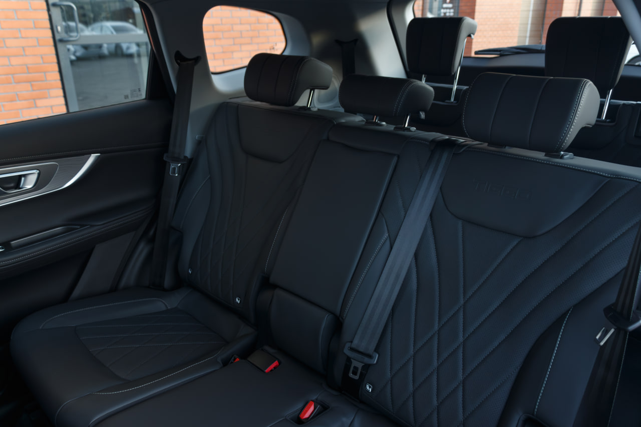 Машина Chery 8 Tiggo PRO MAX '24 7 мест