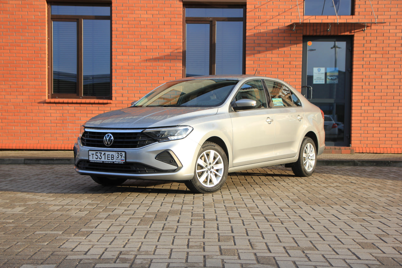 Машина Volkswagen Polo '21